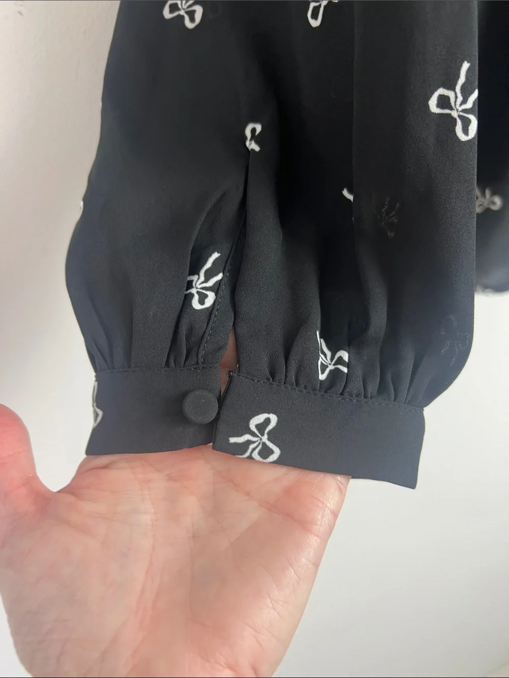 NEW J. Crew Large Black White Bow-Print Ruffle Velvet Trim Tie-Neck Blouse‎ Top